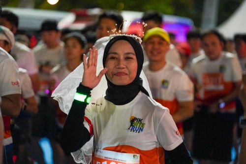 Race photo from PIK NITE RUN 2025