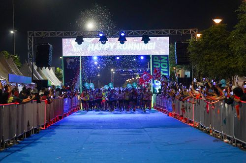 Race photo from PIK NITE RUN 2025