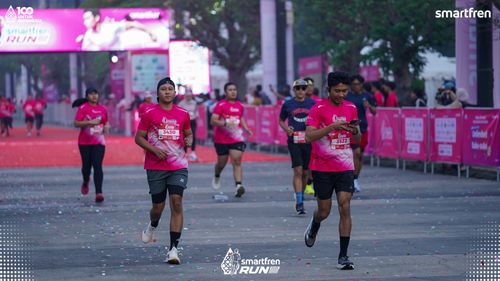 Race photo from Smartfren Run 2025 