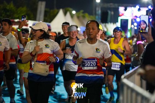 Race photo from PIK NITE RUN 2025