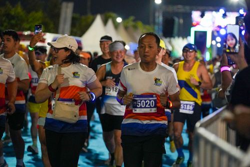 Race photo from PIK NITE RUN 2025
