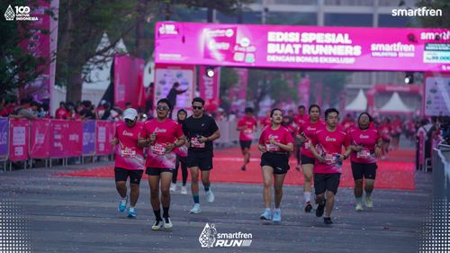 Race photo from Smartfren Run 2025 