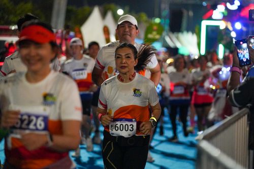 Race photo from PIK NITE RUN 2025