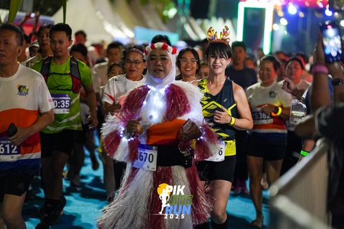 Race photo from PIK NITE RUN 2025