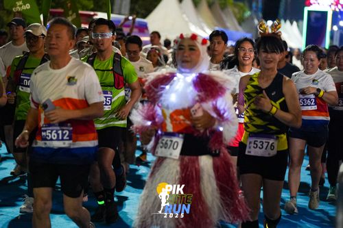 Race photo from PIK NITE RUN 2025