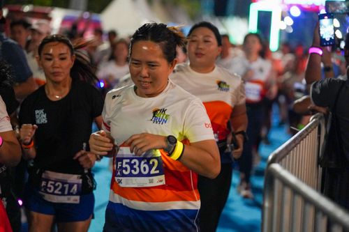 Race photo from PIK NITE RUN 2025