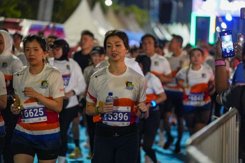 Race photo from PIK NITE RUN 2025