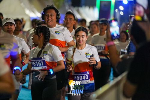 Race photo from PIK NITE RUN 2025