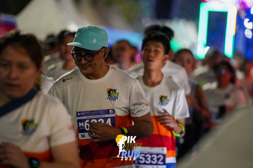Race photo from PIK NITE RUN 2025