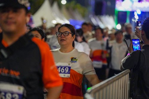 Race photo from PIK NITE RUN 2025