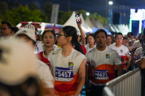 Race photo from PIK NITE RUN 2025