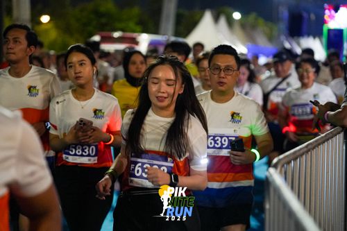 Race photo from PIK NITE RUN 2025