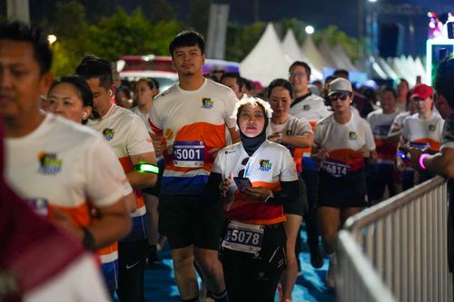 Race photo from PIK NITE RUN 2025