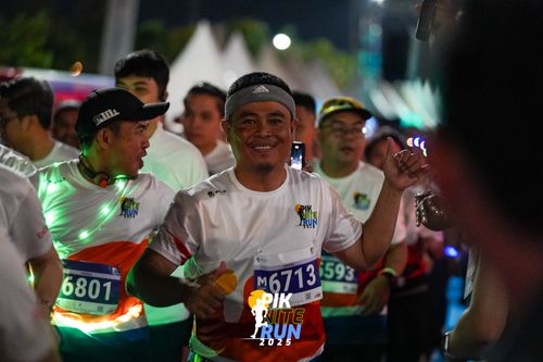 Race photo from PIK NITE RUN 2025