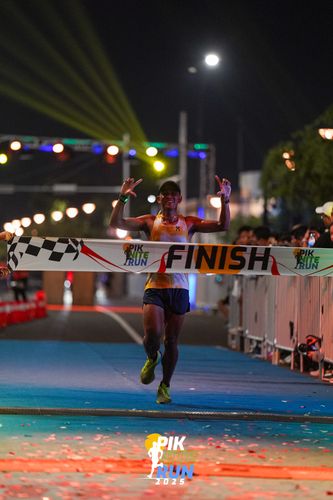 Race photo from PIK NITE RUN 2025