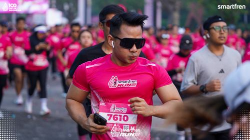 Race photo from Smartfren Run 2025 