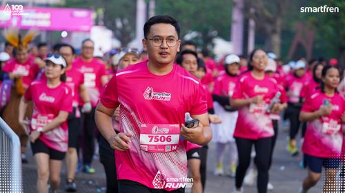 Race photo from Smartfren Run 2025 