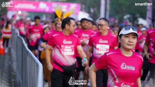 Race photo from Smartfren Run 2025 