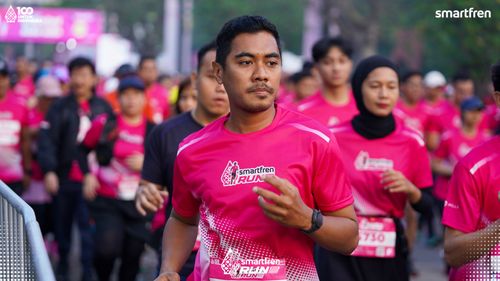 Race photo from Smartfren Run 2025 