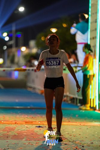 Race photo from PIK NITE RUN 2025