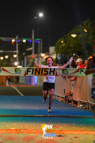 Race photo from PIK NITE RUN 2025