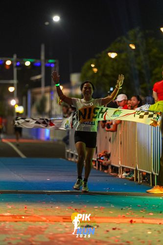Race photo from PIK NITE RUN 2025