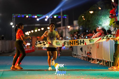 Race photo from PIK NITE RUN 2025