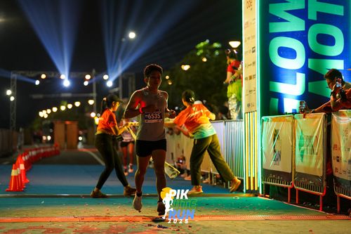 Race photo from PIK NITE RUN 2025