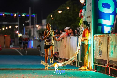 Race photo from PIK NITE RUN 2025