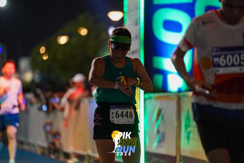 Race photo from PIK NITE RUN 2025