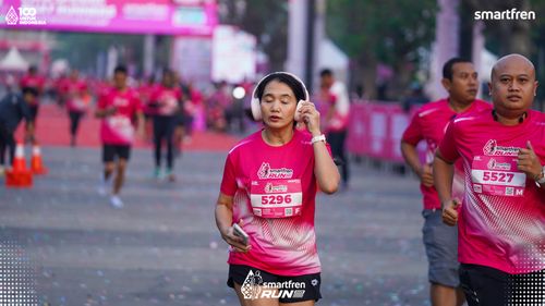 Race photo from Smartfren Run 2025 