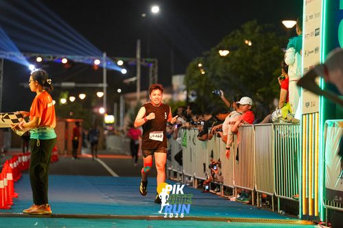 Race photo from PIK NITE RUN 2025