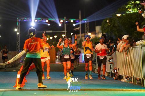 Race photo from PIK NITE RUN 2025