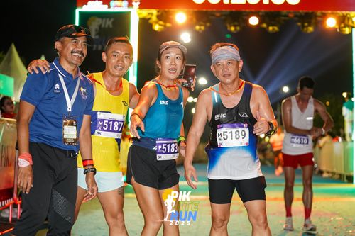Race photo from PIK NITE RUN 2025