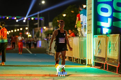 Race photo from PIK NITE RUN 2025
