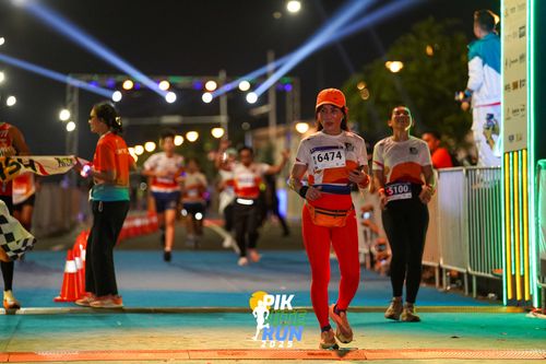 Race photo from PIK NITE RUN 2025