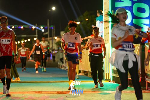 Race photo from PIK NITE RUN 2025