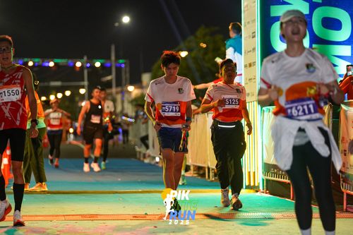 Race photo from PIK NITE RUN 2025
