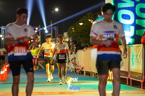 Race photo from PIK NITE RUN 2025