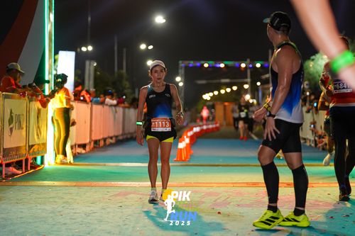 Race photo from PIK NITE RUN 2025