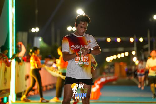 Race photo from PIK NITE RUN 2025