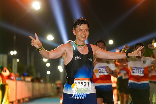 Race photo from PIK NITE RUN 2025