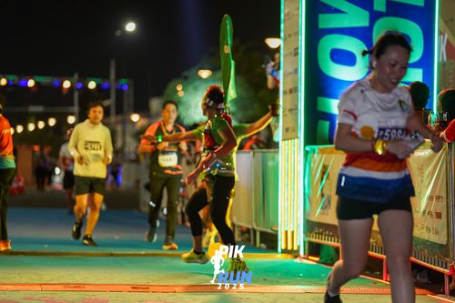 Race photo from PIK NITE RUN 2025