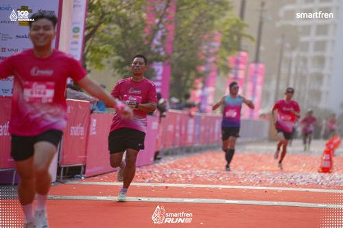 Race photo from Smartfren Run 2025 