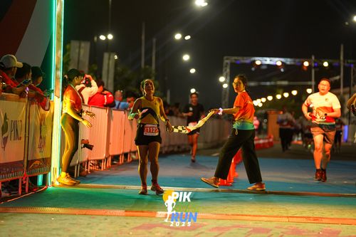 Race photo from PIK NITE RUN 2025