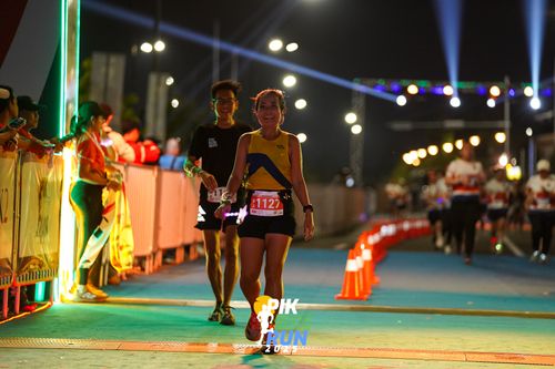 Race photo from PIK NITE RUN 2025