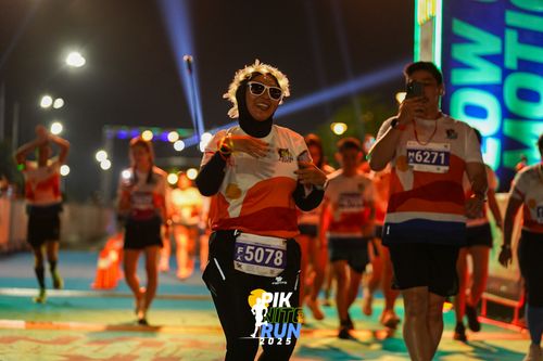 Race photo from PIK NITE RUN 2025