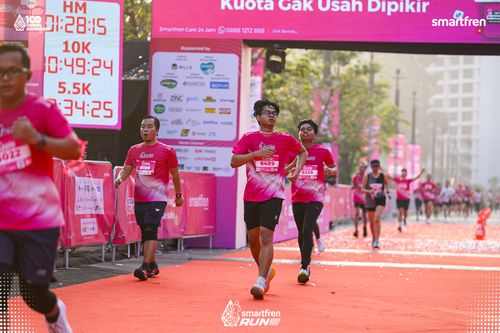 Race photo from Smartfren Run 2025 