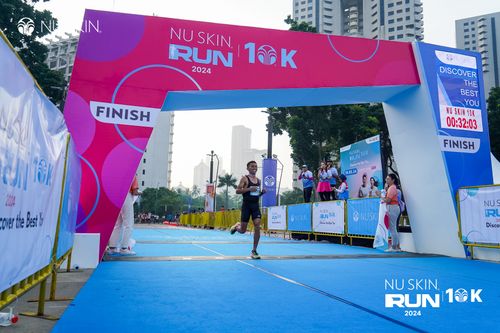 Race photo from Nu Skin Run 10K