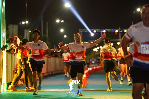 Race photo from PIK NITE RUN 2025